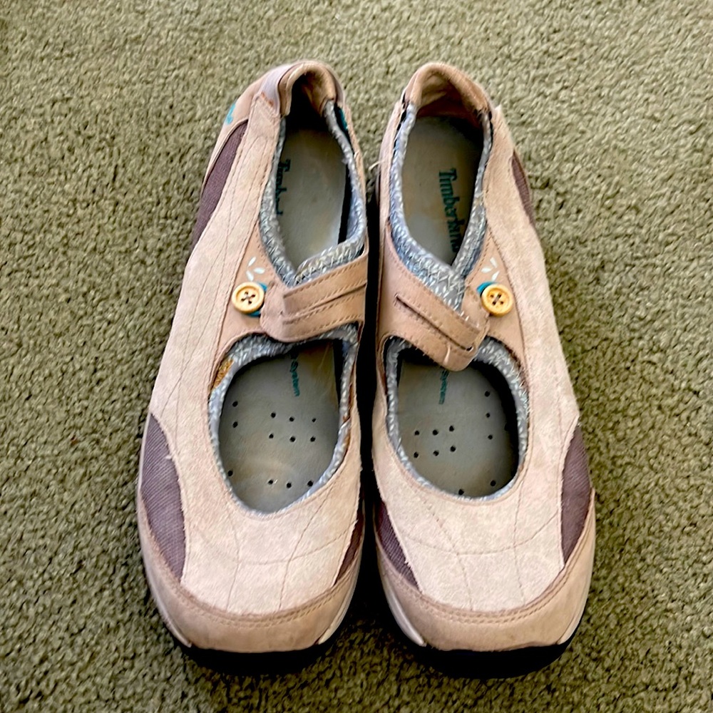 Women’s size 10 Timberland Walking Shoes